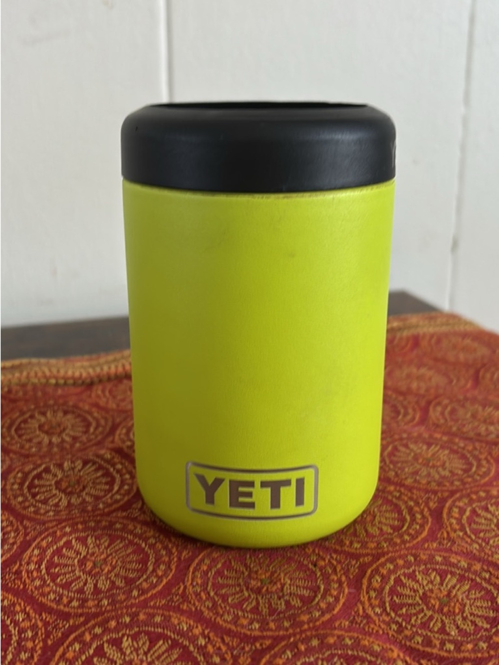 Yeti Neon Yellow-Green Can Insulator with Black Top RARE COLOR!!
